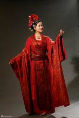 高清组图：新《水浒》定妆 孙二娘扈三娘如带刺玫瑰