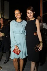 组图：林鹏复古黑裙巴黎看秀 典雅风范高贵似女神