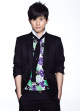 高清组图：张杰全新造型曝光 顽皮帅气备战个唱