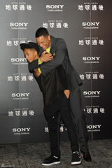 组图：威尔-史密斯携爱子台湾宣传新片