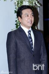 组图：韩星韩载锡大婚 张东健李敏镐等捧场