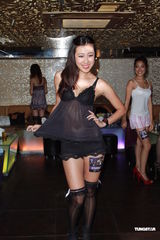 组图：陈静仪被骂狐狸精 何佩瑜舌头穿环圆梦