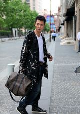 组图：张丹峰休闲写真 展现潮男时尚生活态度