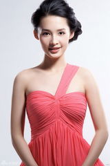 组图：《花开半夏》主演李沁最新写真曝光