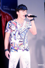 组图：LOLLIPOP F三缺一现身担任热舞助教