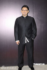 组图：韩庚帅气出席颁奖礼 现场热舞俊逸非凡