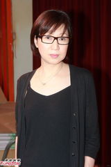 组图：梅艳芳49岁冥寿粉丝拜祭 明年可能办十周年悼念会