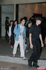 组图：女歌手陈僖仪丧礼 薛凯琪黄柏高哀伤送别