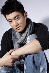 组图：杜江曝光全新写真 展现帅气阳光