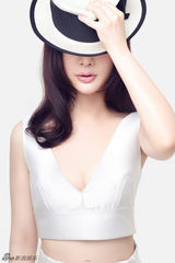 组图：熊乃瑾秀发飘逸健康优雅