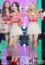 组图：韩团劲歌热舞 Girls Day热辣秀腿