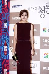 组图：韩国电影青龙奖首尔举行 红毯众星云集