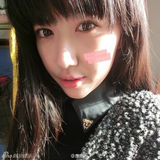 组图：人大形象片登时代广场 校花亮相