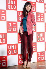 组图：陈柏霖携手陈意涵亮相代言清新时尚