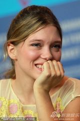 组图：《再见我的皇后》柏林亮相 戴安-克鲁格优雅