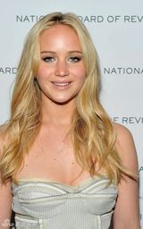 国家评论协会奖晚宴 贝尔和阿弗莱克夫妇亮相(组图)