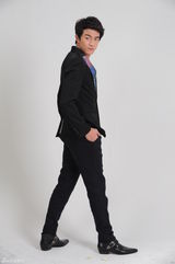 组图：林更新开通粉丝群联盟庆生