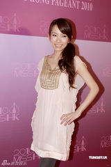 幻灯图：香港小姐首次面试 50位佳丽演曼妙诱惑