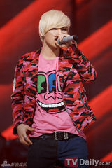 组图：《M！Countdown》BigBang获第一 SHINee回归