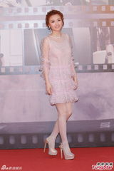 组图：香港金像奖红毯 郑秀文杨千嬅等女星争艳