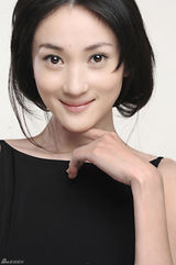 高清图：许还幻演绎双面伊人 精致裸妆展娇艳纯美