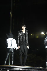 独家高清：EXO等献唱韩流音乐节 SHINee唱新歌