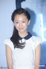 组图：周冬雨短裙俏丽亮相 柏芝性感郭晶晶发福