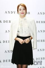 组图：韩星朴志胤苏怡贤等出席春夏时装展