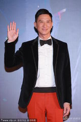 组图：群星亮相金像红毯 汤唯领衔众女星斗艳