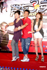 幻灯:李李仁变身热血单亲爸爸 不希望女儿进演艺圈