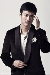 组图：戚迹时尚写真潮流西装展型男魅力