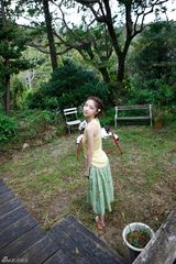 组图：逢泽丽奈夏日写真比基尼秀身材