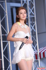 组图：Dream Girls露腿办签唱 明道帅气助阵