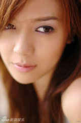 组图：周韦彤背心蓝裙唯美写真 宅男女神清纯大气