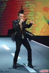 组图：黄耀明个唱何韵诗亲吻 林宥嘉变粉丝献唱