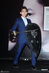 组图：林宥嘉个唱移师英国 搞笑自夸帅得不像人