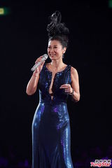 组图：叶倩文一家三口合唱 林青霞素颜到场欣赏