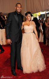 组图：美国时装学院庆典举行 众明星红毯竞艳