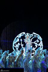 独家组图：宋祖英个唱彩排 民族服饰端庄大气