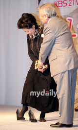 组图：韩星朴珠美黄宇瑟慧等宣传新剧《相信爱》