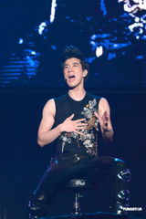 组图：王力宏深圳开唱劲歌热舞秀才艺