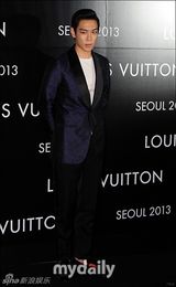 组图：李秉宪崔智友等众星出席时尚品牌发布会