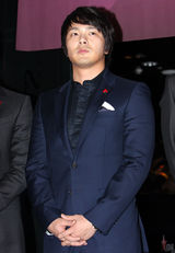 高清组图：宋承宪崔智友rain等出席乐天纪念仪式