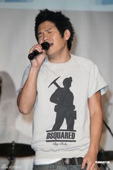 组图：曹格欲捐演唱会收入 不怕与萧敬腾比较