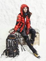 高清组图：韩星河智苑冬装户外写真变酷帅女人