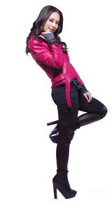 组图：阿娇拍平面广告造型多变化身潮流女神