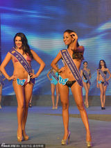 组图：世模小姐比基尼总决赛 长腿纤腰黄金比例