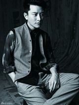 组图：贾乃亮黑白大片曝光 阳光形象获赞