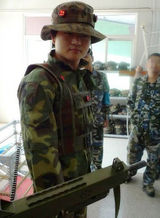 组图：牛群28岁教师儿子近照 名校毕业