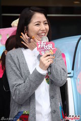 组图：蓝正龙新剧开播 为收视要求长泽雅美脱衣